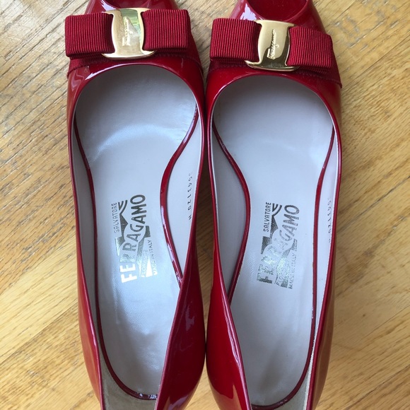 Salvatore ferragamo red heels - Picture 3 of 8